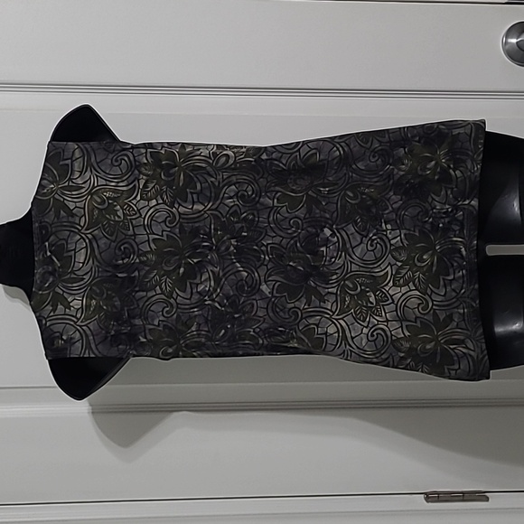 2 FOR💲1️⃣ Reitmans Green/Grey Paisley Floral Print Faux Wrap Sleeveless Blouse - Picture 3 of 11